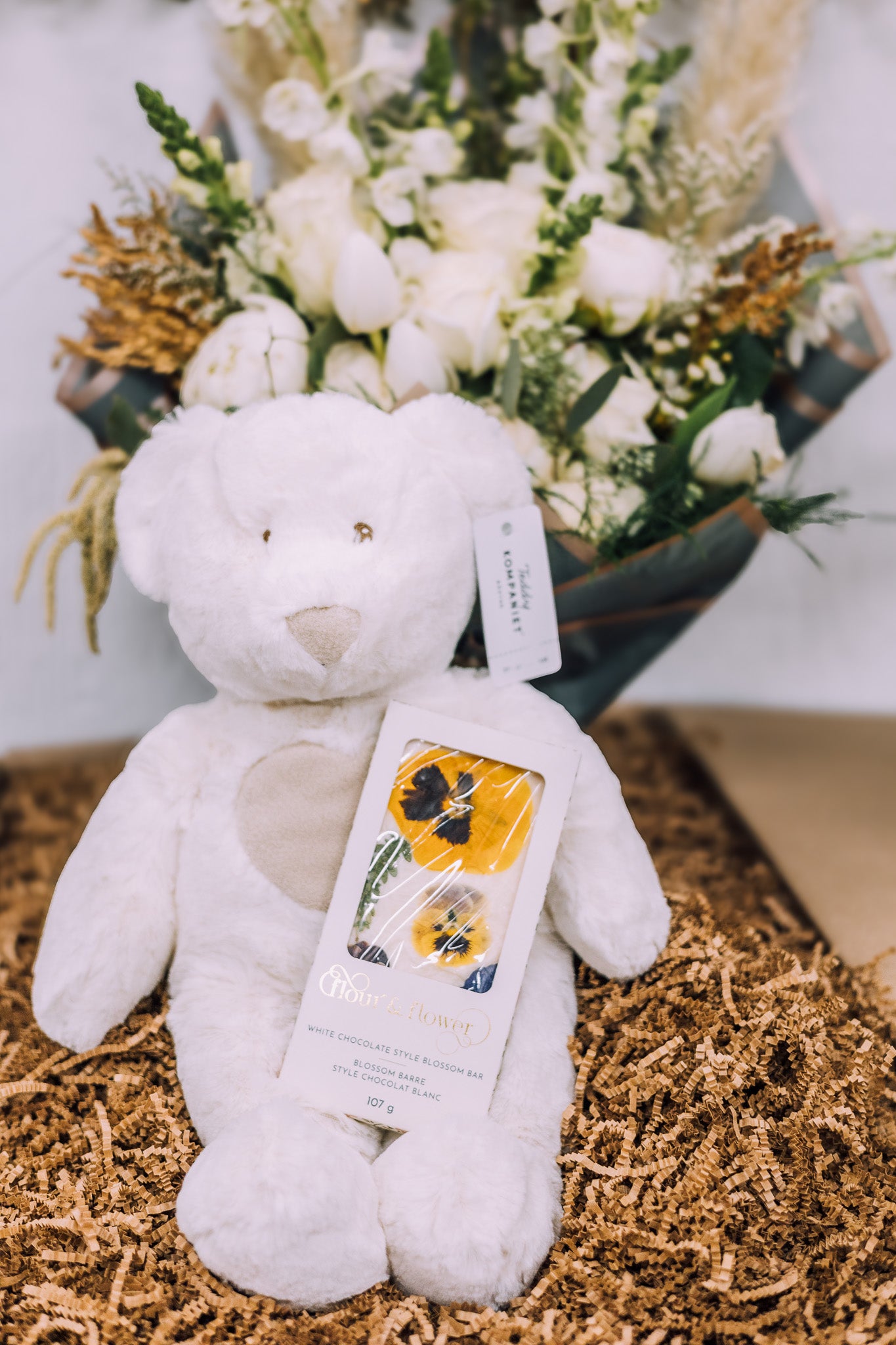 White Sweetheart Classic - Valentine’s Day Gift Package